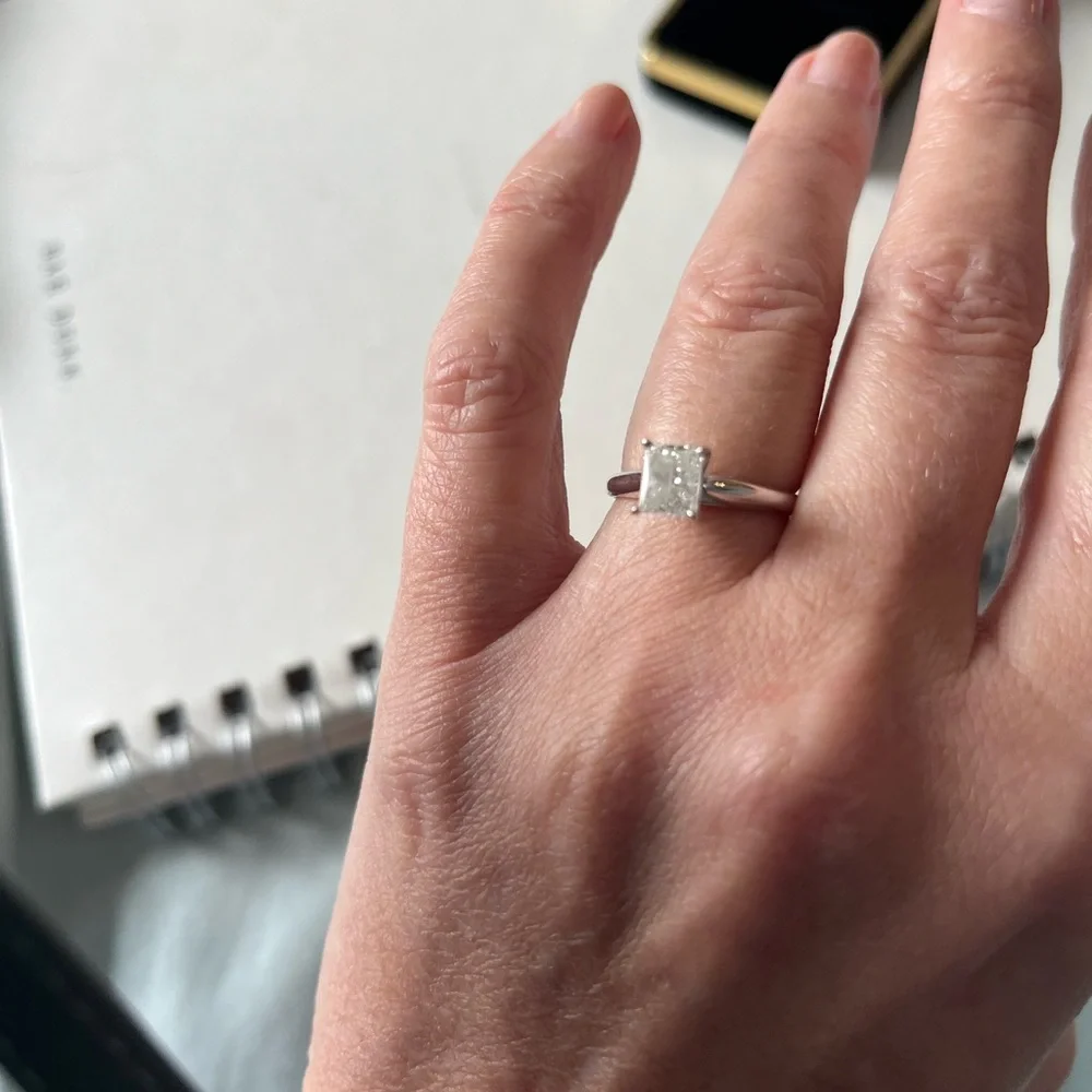 Genuine Diamond Engagement Ring 0.96 carat. - Picture 10 of 16